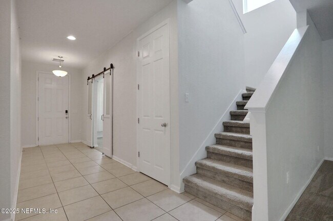Building Photo - 277 Sandstone Dr