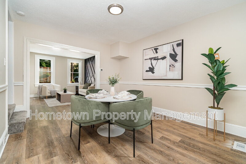 Building Photo - 321 W Mifflin St