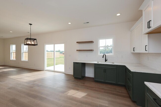 Building Photo - 208 Skaggs Blvd
