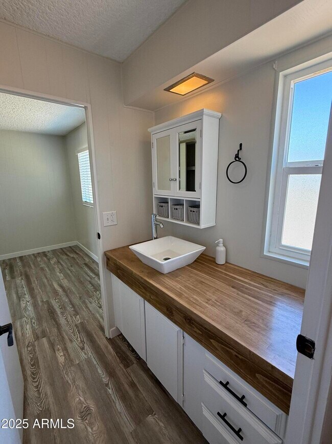 Building Photo - 6703 E Calle de Las Estrellas Rd