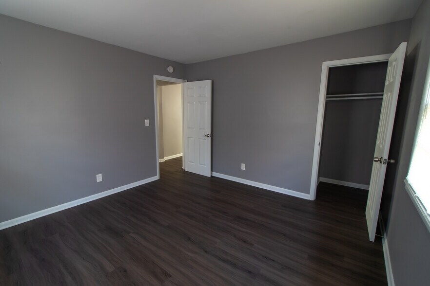 Back Bedroom - 2813 E G Ave