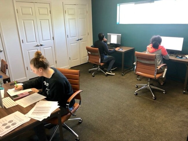 Building Photo - 102-L University Village