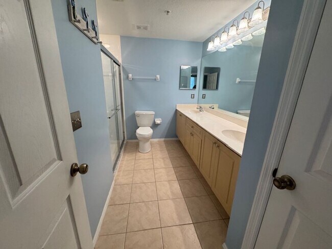 Building Photo - 2 bedroom 2 bathroom Condo In Enclave at C...