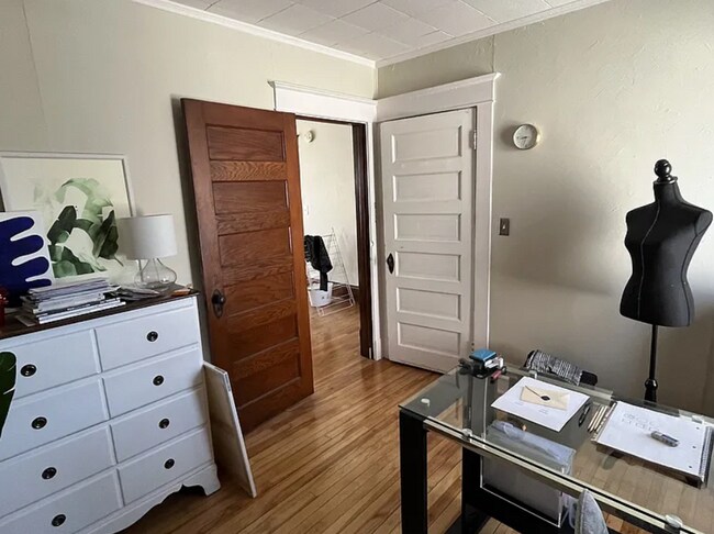 Building Photo - 3332 Grand Ave S