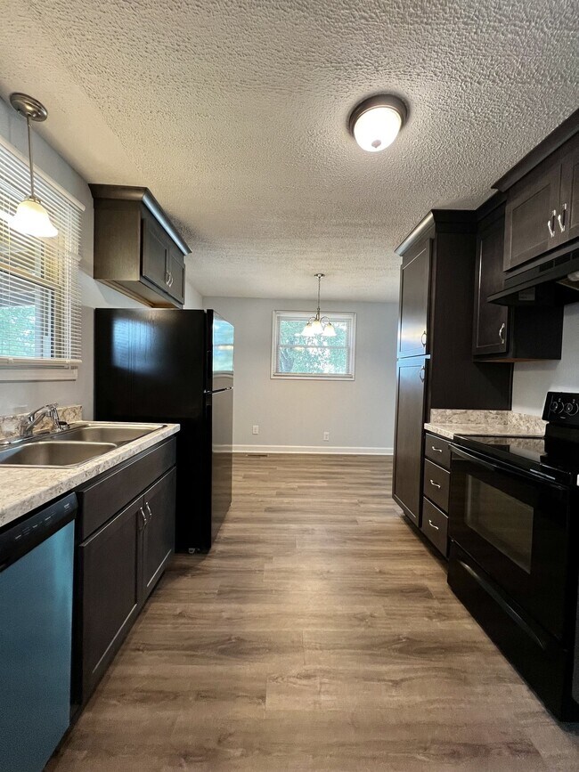 Building Photo - 206 Orleans Dr