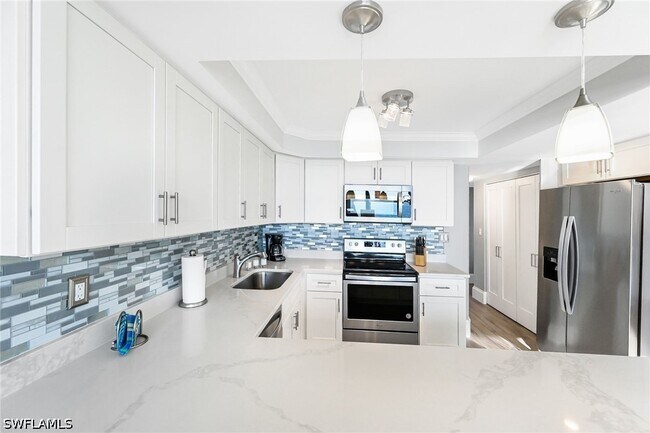 Building Photo - 9375 Gulf Shore Dr