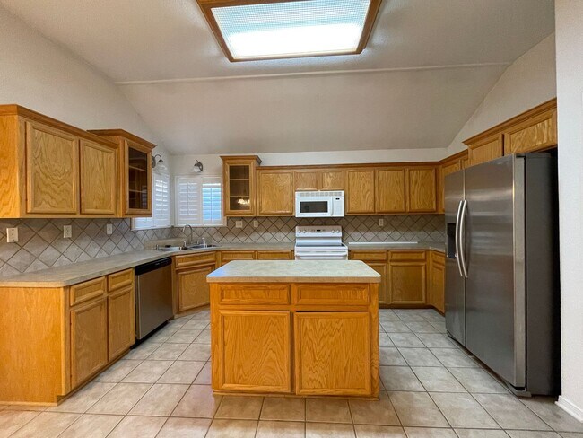 Building Photo - 4205 Capri Dr