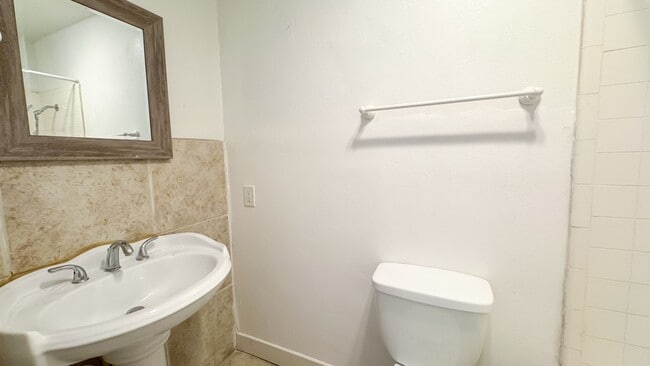 Building Photo - 3-Bed, Single Story Home in NON-HOA community