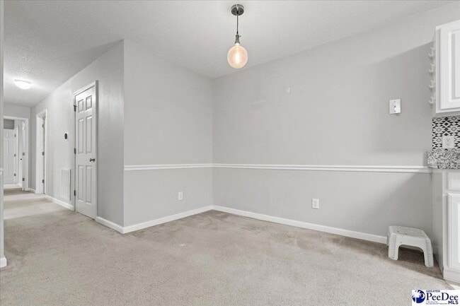 Building Photo - 529 3rd Loop Rd