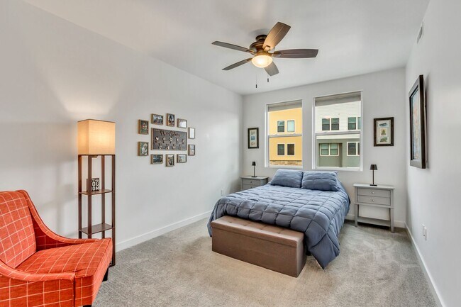 Building Photo - Spacious 3 Bed 2 Bath Condo in Sandy!