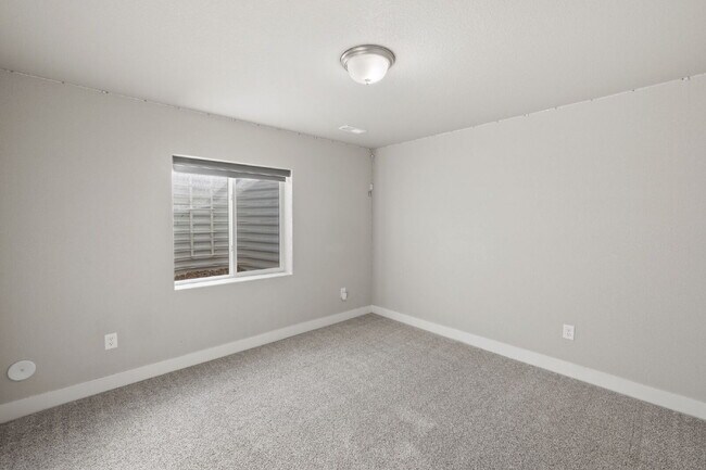 Building Photo - 5255 Big Johnson Dr