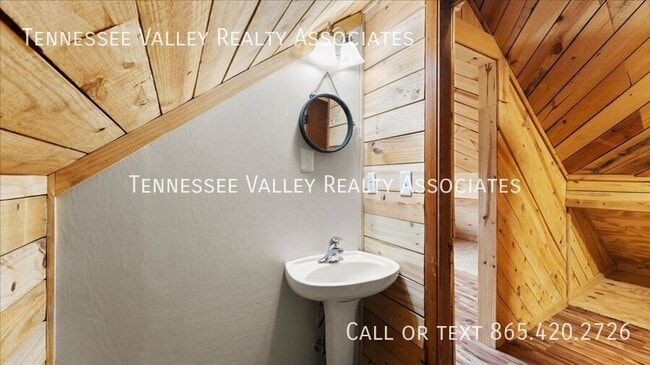 Building Photo - 3615 Miser Station Rd