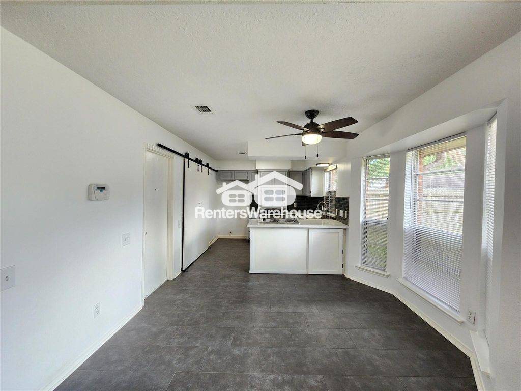 Building Photo - 1322 Valley Landing Dr