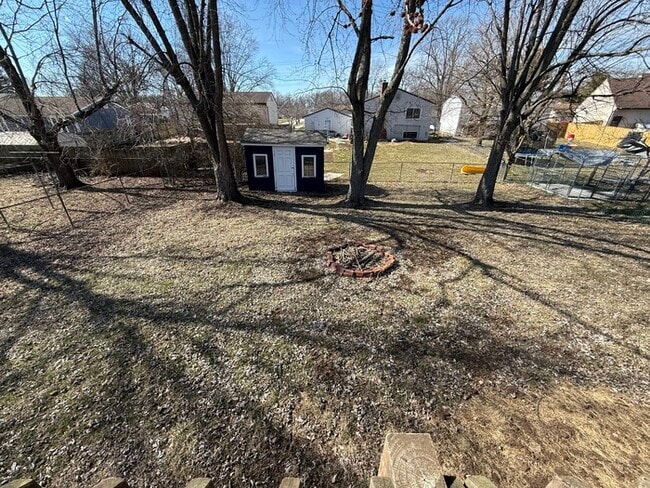 Building Photo - Charming 3 bed, 1.5 bath home!