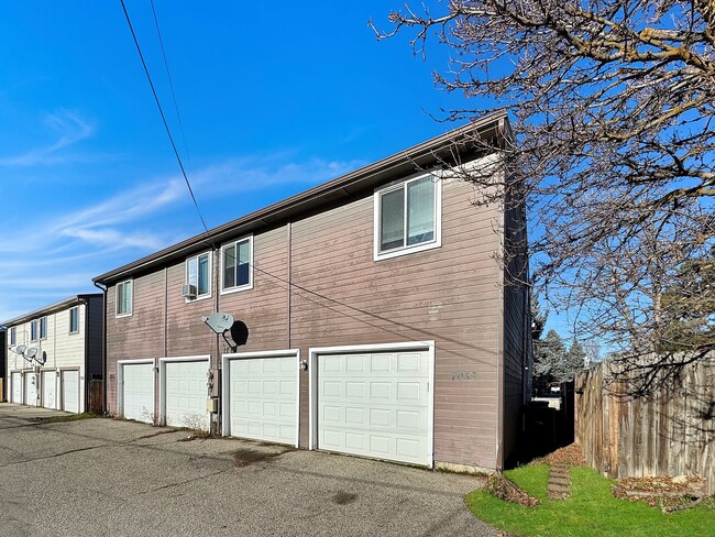 Building Photo - 7053-7055 W Ustick Rd