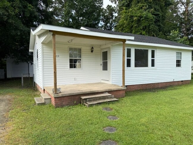 Primary Photo - 113 Beaufort Dr
