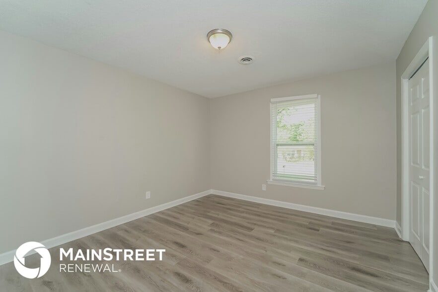 Building Photo - 8601 Sunflower Rd