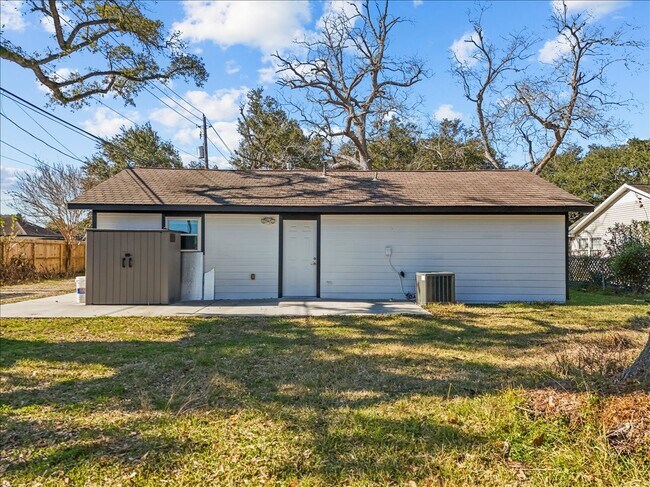 Building Photo - 120 Illinois Ave