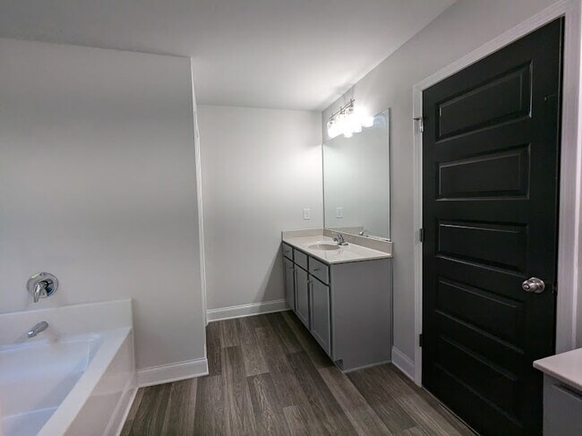 Building Photo - 529 Omnia Ridge Way