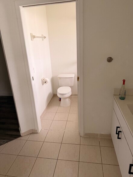 Building Photo - 4942 Garden Ct