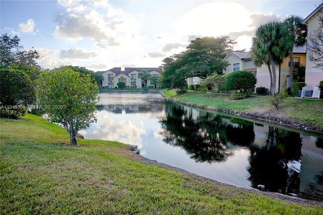 Building Photo - 7610 Westwood Dr