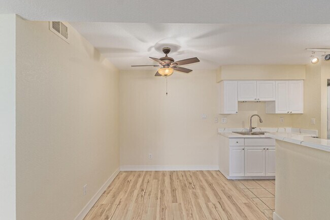 Building Photo - 5995 N 78th St