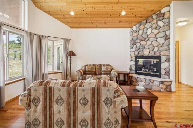 Building Photo - 3-Bedroom Home in Prime Location