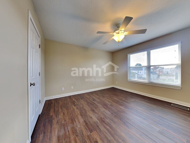 Building Photo - 8133 Darlene Ter