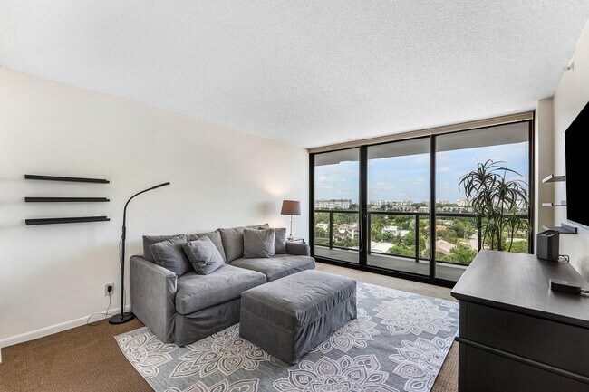 Building Photo - 250 S Ocean Blvd