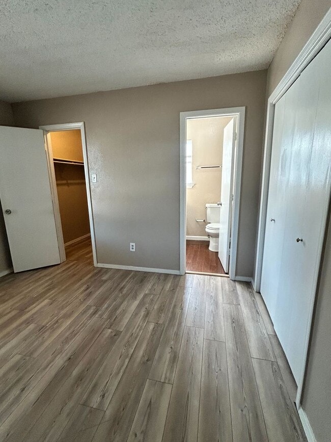 Building Photo - Well-Maintained 3-Bed / 2.5-Bath Home in Central Arlington