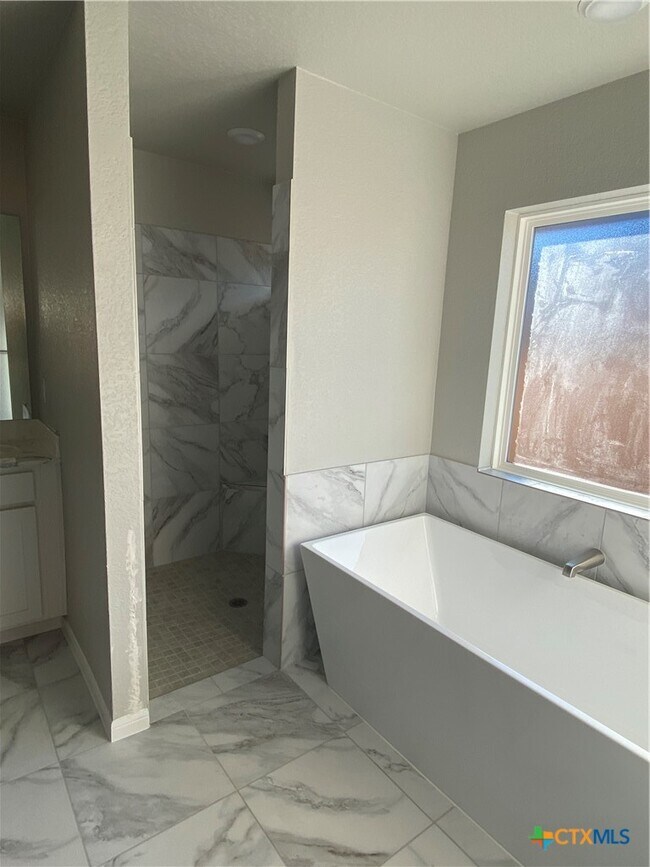 Building Photo - 811 Marlow Cove