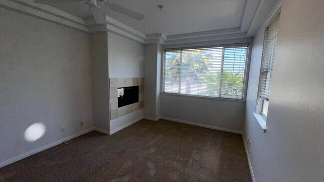 Building Photo - 3 bedroom East Side Costa Mesa Townhome