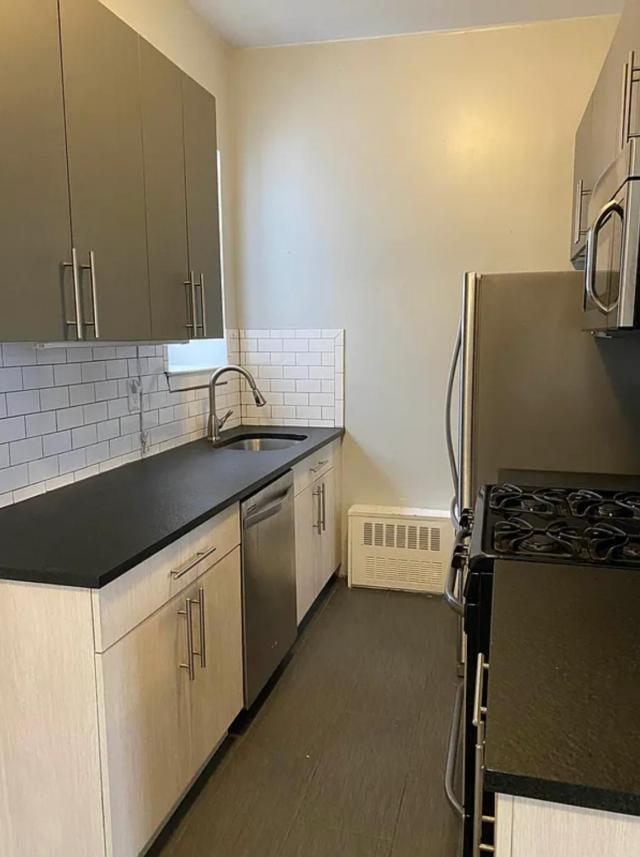 Building Photo - 2 bedroom in Brooklyn NY 11238