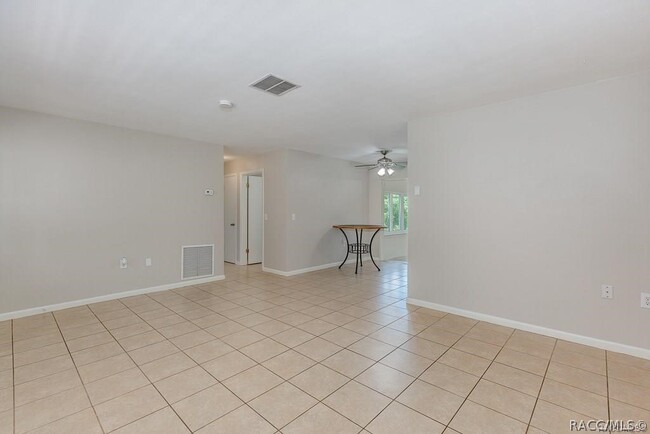 Building Photo - 27 N Tyler St
