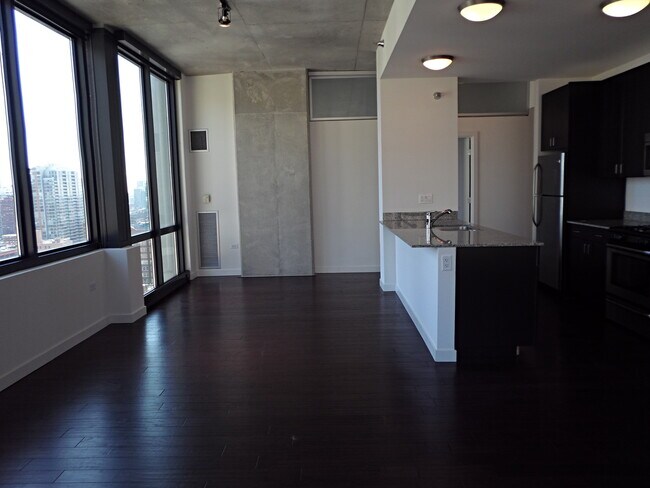 Building Photo - 235 W Van Buren St