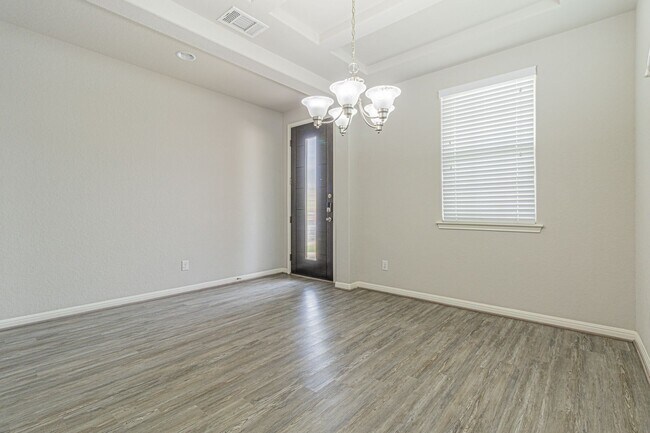 Building Photo - GORGEOUS 4BR 2.5 BATH WITH LOTS OF NEIGHBORHOOD AMENITIES! Available August 7th!