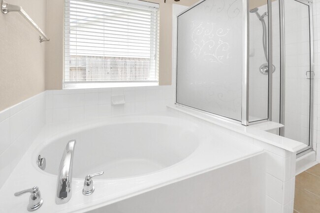 Building Photo - 7730 Trail Hollow