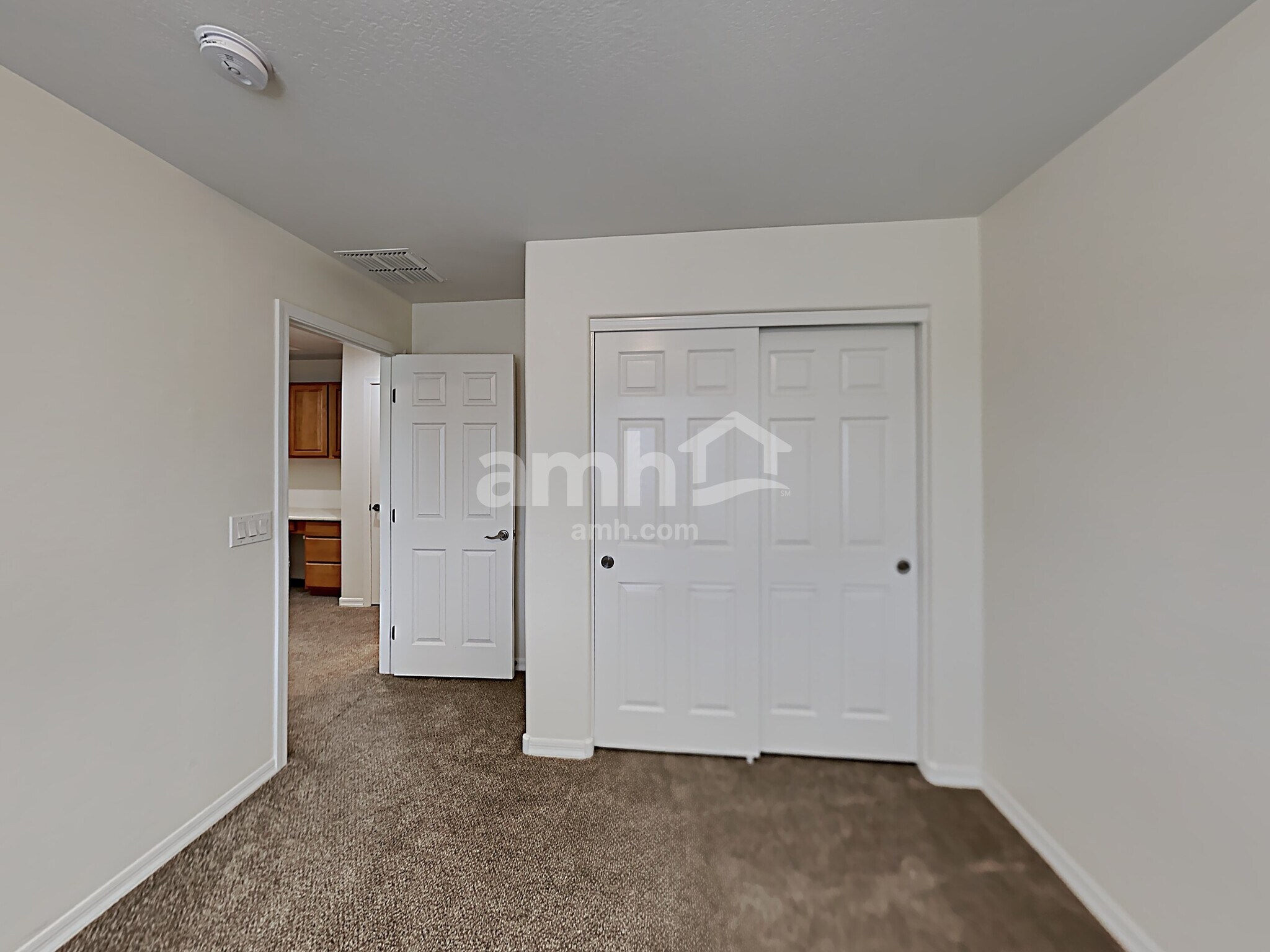 Building Photo - 15424 W Poinsettia Dr