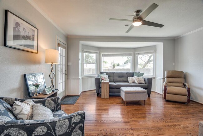 Building Photo - 4630 Kelton Dr