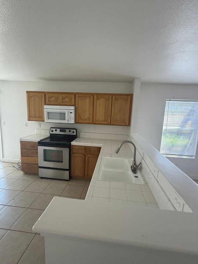 Building Photo - 144 Citadel Ct