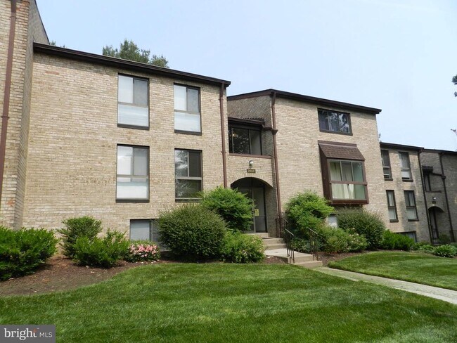 Building Photo - 2062 Royal Fern Ct