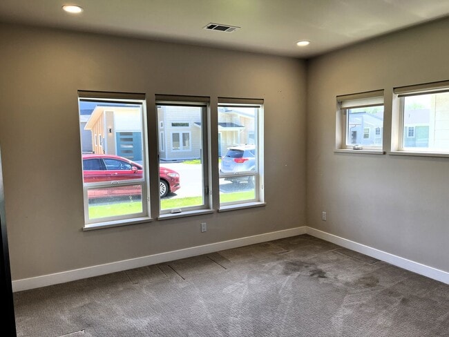 Building Photo - Senior Living Community (55+) - Built In 2021 - High End 2/2 Home With Full Access To Onsite Recr...
