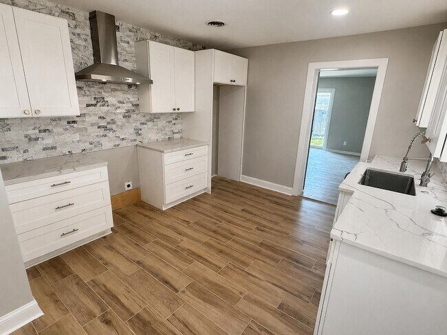 Building Photo - 4669 Durbin Ave