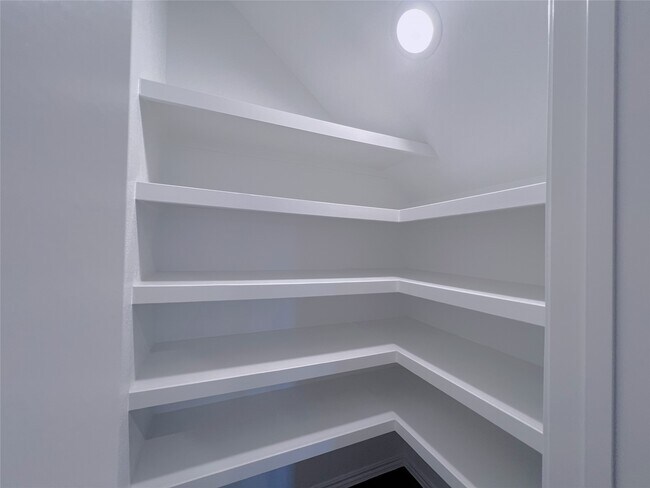 Building Photo - 14927 Cypress Holw Dr