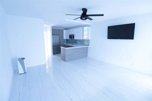 Building Photo - 600 Layne Blvd