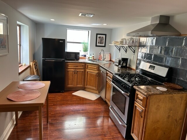 Kitchen (looking from entry way) - 1107 General Pershing St