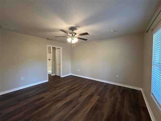 Building Photo - 5479 Gannaway St