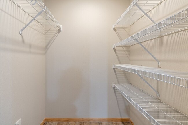 Building Photo - 2 Bedroom 2 Bathroom Town House - Interior...