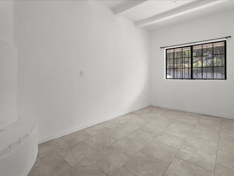 Building Photo - 1635 McCollum St