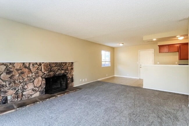 Building Photo - 6612 Sarament Ct